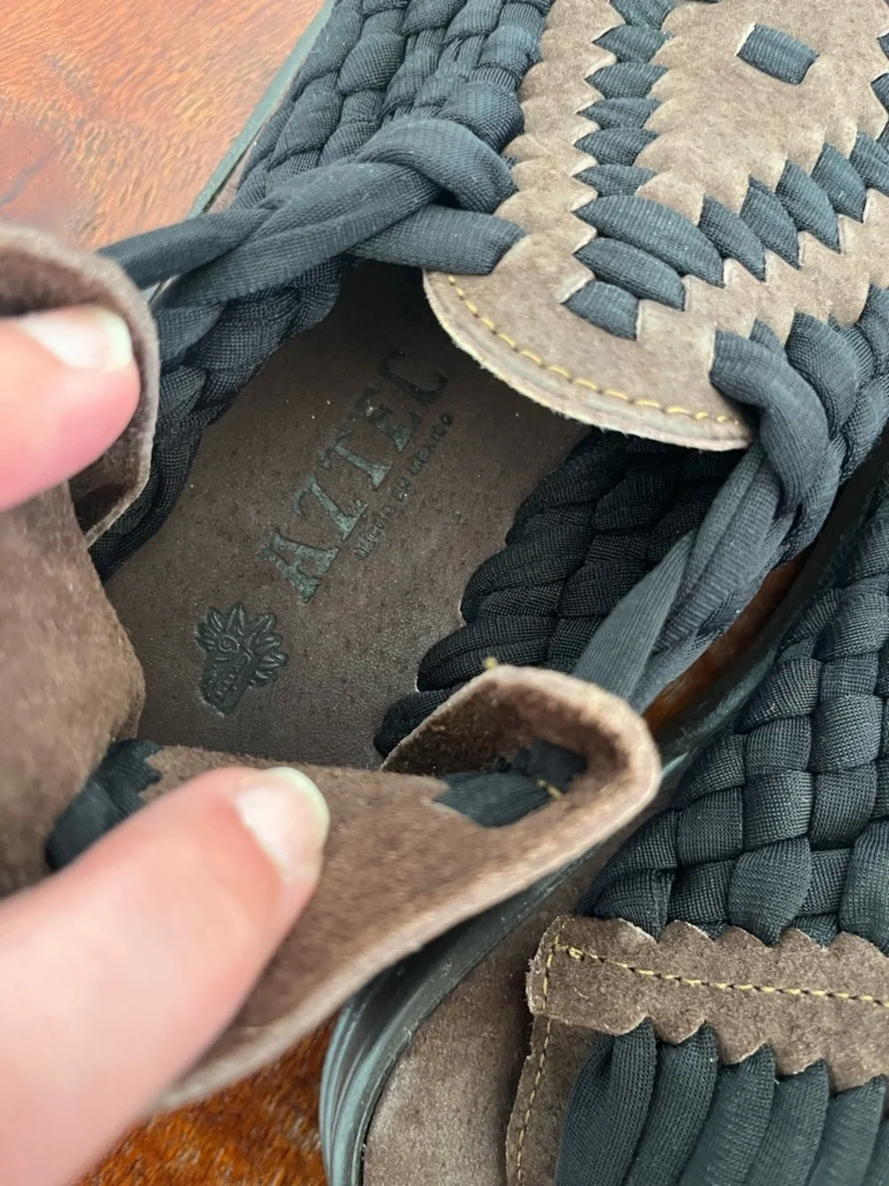Unisex Hand Made In Mexico aztec Black Brown woven closed toe sandals Sz 6